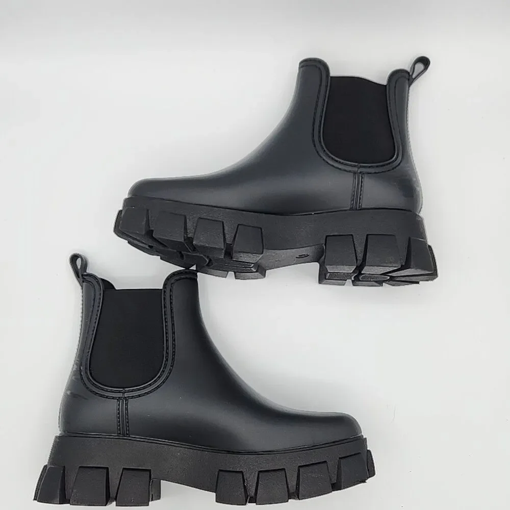 Jeffrey Campbell Matte Black Chunky Pleu Lug Sole Ankle Boots Size 9 EUC